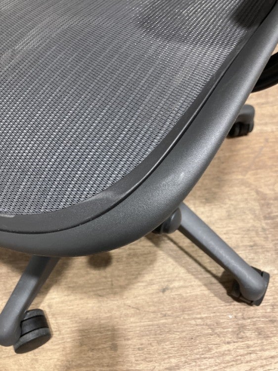HermanMiller（ハーマンミラー）アーロンチェア 可動肘付アーロンチェア 商品画像16