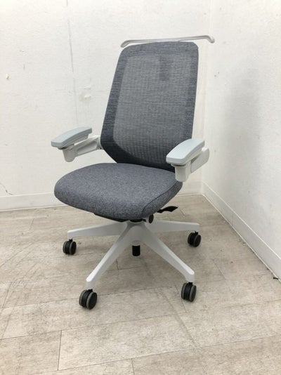イトーキノート(nort)チェア 可動肘付ノートチェア 商品画像1