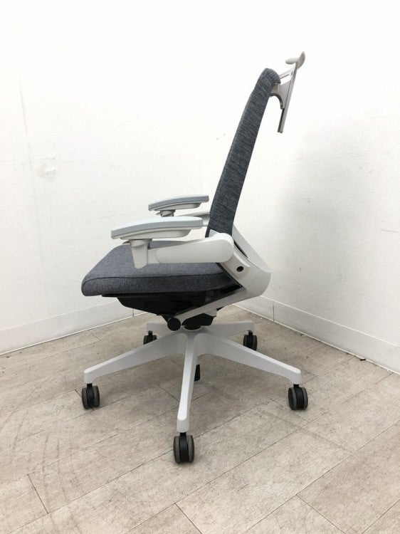 イトーキノート(nort)チェア 可動肘付ノートチェア 商品画像3