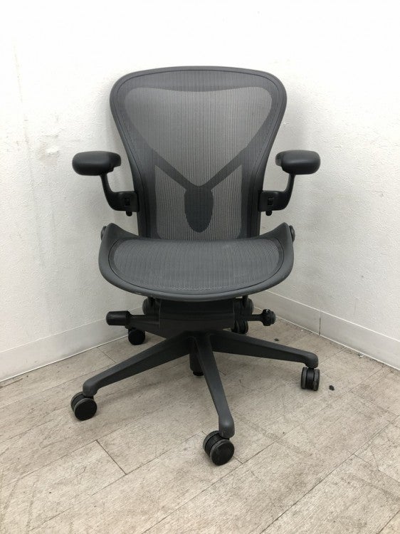 HermanMiller（ハーマンミラー）アーロンチェア 可動肘付アーロンチェア 商品画像2
