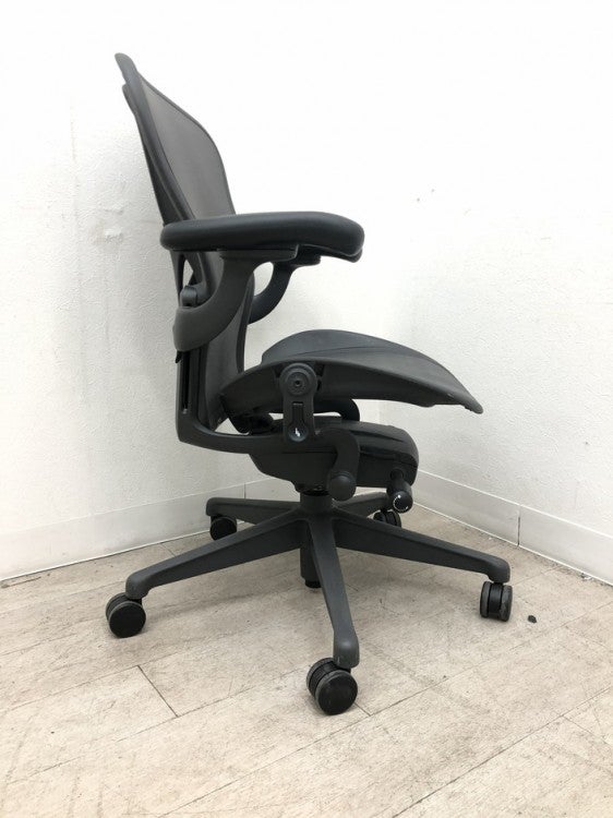 HermanMiller（ハーマンミラー）アーロンチェア 可動肘付アーロンチェア 商品画像5
