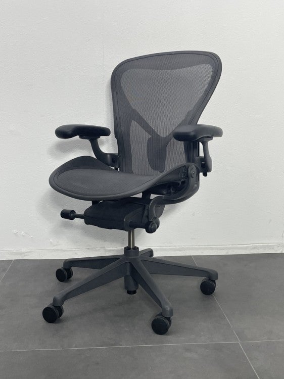 HermanMiller（ハーマンミラー）アーロンチェア アーロンチェア リマスタード 商品画像1