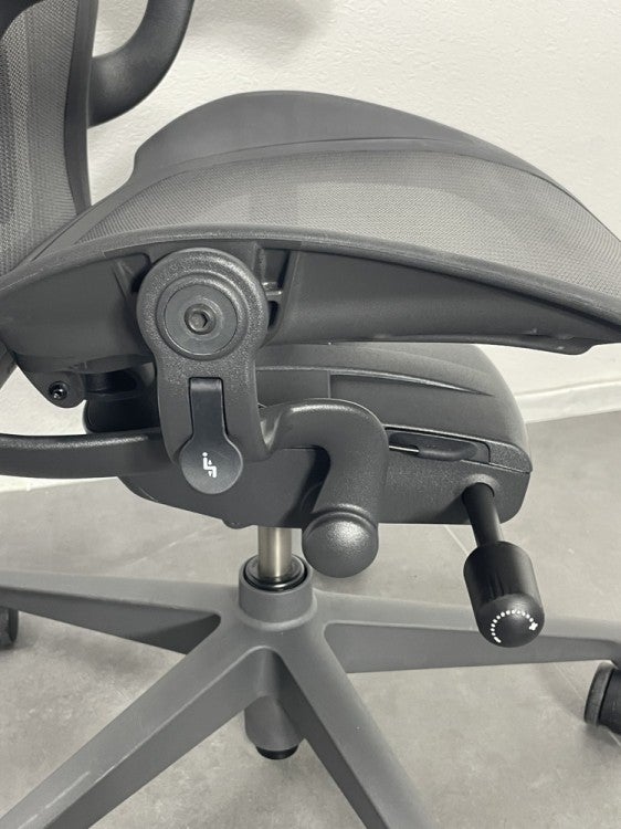 HermanMiller（ハーマンミラー）アーロンチェア アーロンチェア リマスタード 商品画像9
