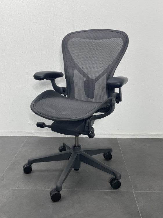 HermanMiller（ハーマンミラー）アーロンチェア アーロンチェア リマスタード 商品画像1