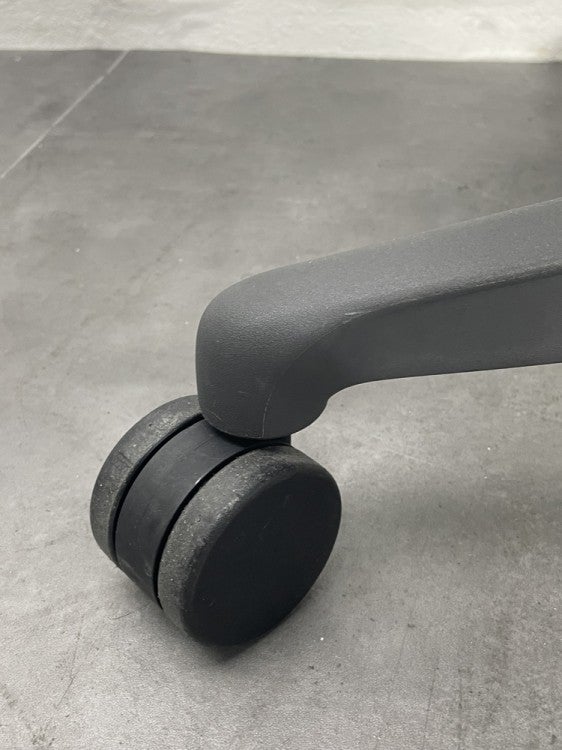 HermanMiller（ハーマンミラー）アーロンチェア アーロンチェア リマスタード 商品画像12