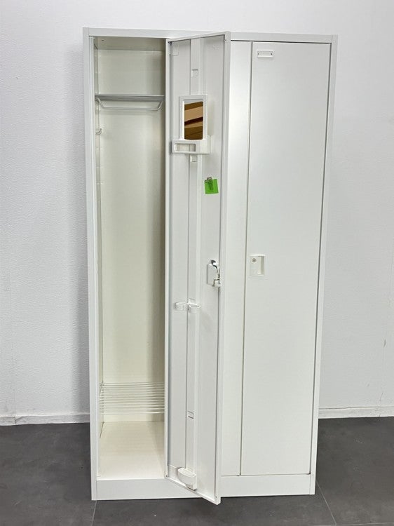 オカムラFZタイプシリーズ 3人用ロッカー 商品画像3