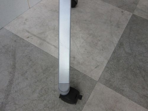 オカムラFLAPTOR(フラプター)シリーズ 1800サイドスタックテーブル 商品画像7