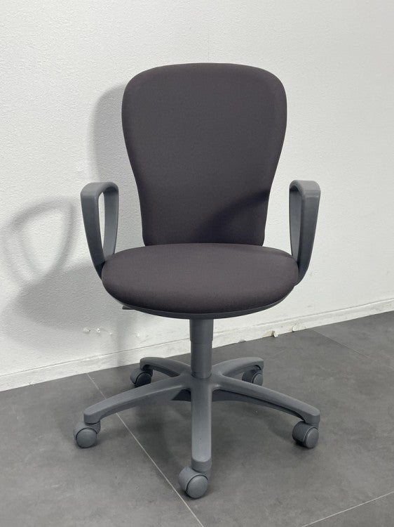 コクヨレグノ2（LEGNO2）チェア 肘付レグノ2チェア 商品画像2