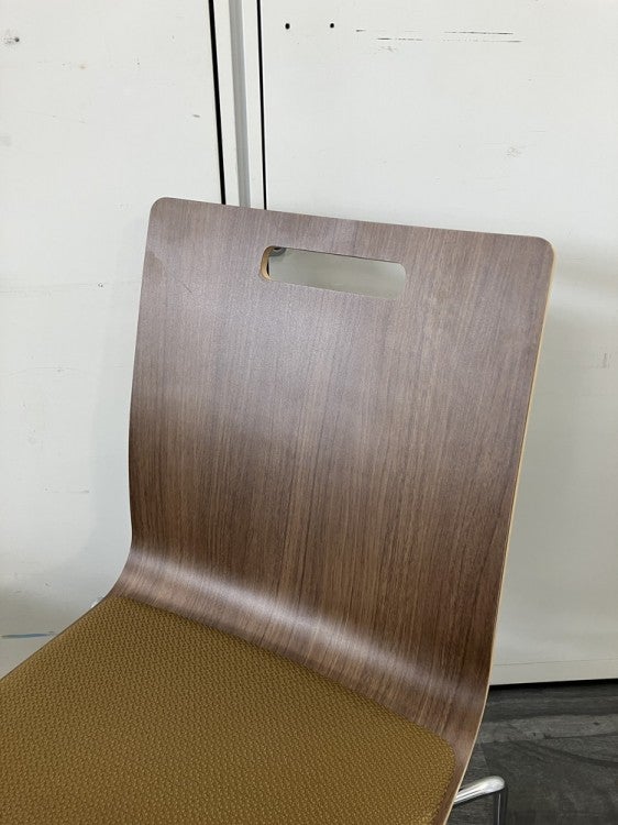 オカムラモノスシリーズ スタッキングチェア4脚セット 商品画像4