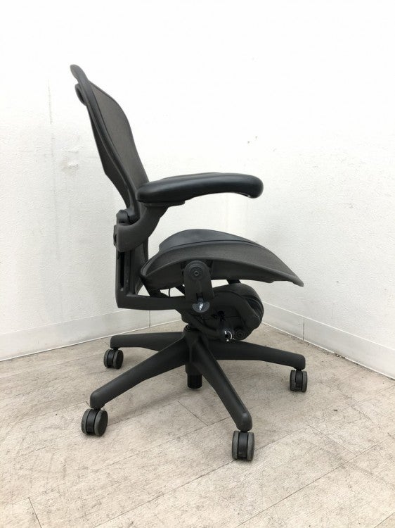 HermanMiller（ハーマンミラー）アーロンチェア 可動肘付アーロンチェア 商品画像5