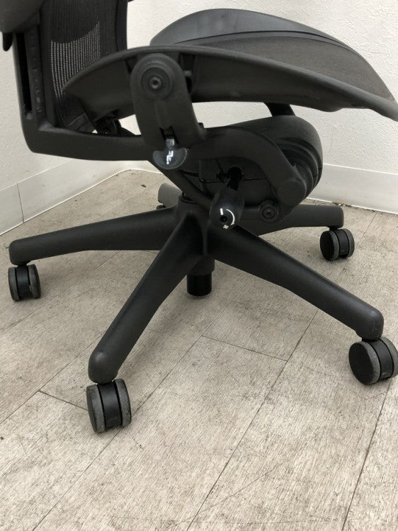 HermanMiller（ハーマンミラー）アーロンチェア 可動肘付アーロンチェア 商品画像14