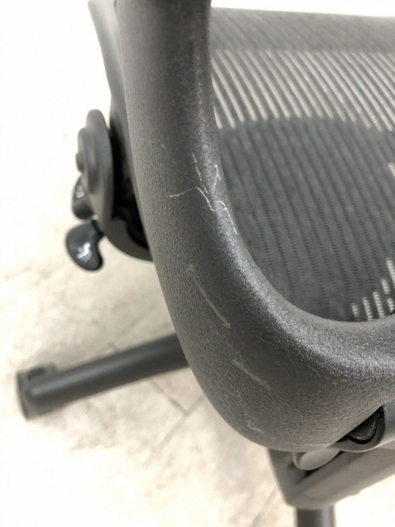 HermanMiller（ハーマンミラー）アーロンチェア 可動肘付アーロンチェア 商品画像17