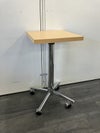 昇降角テーブル 商品画像1
