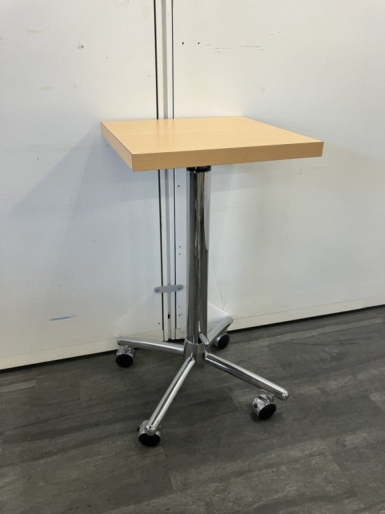 昇降角テーブル 商品画像1