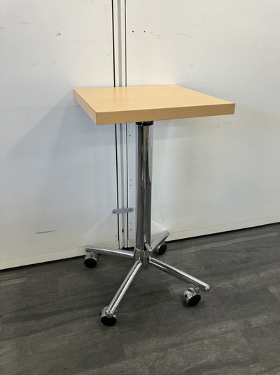 昇降角テーブル 商品画像1