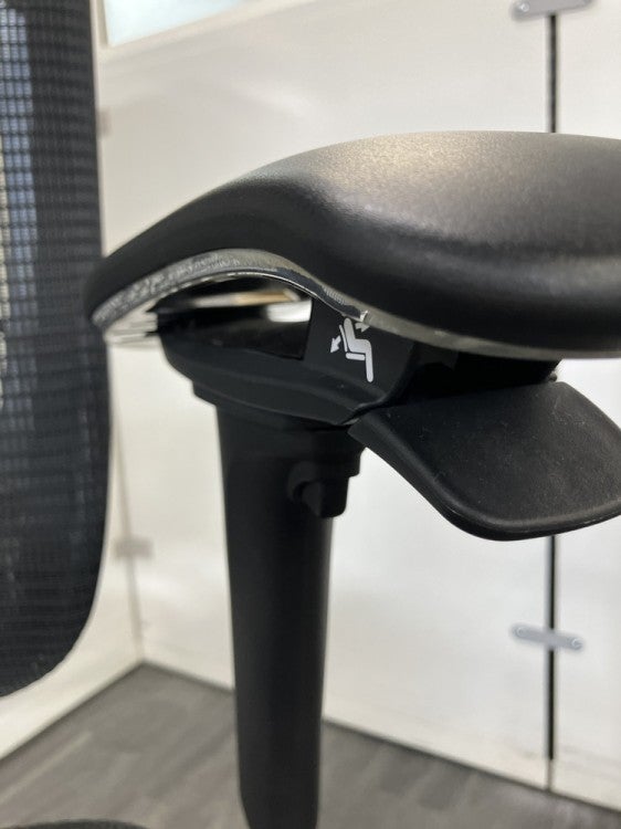 オカムラContessa seconda(コンテッサセコンダ)シリーズ 可動肘付コンテッサセコンダチェア 商品画像12