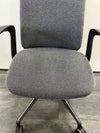 オカムラライブスエントリーチェア(Lives Entry Chair) 固定肘付ライブスエントリーチェア 商品画像4