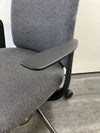 オカムラライブスエントリーチェア(Lives Entry Chair) 固定肘付ライブスエントリーチェア 商品画像6