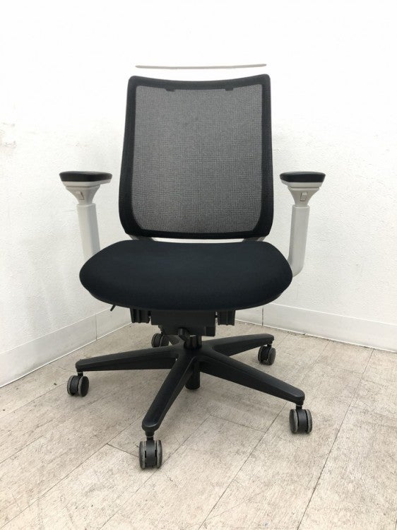 コクヨミトラチェア 可動肘付付ミトラチェア 商品画像2