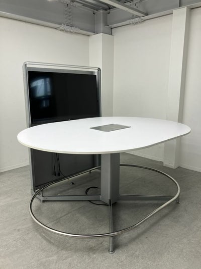 スチールケースメディアスケープシリーズ 2140ハイテーブル+50インチディスプレイセット 商品画像1