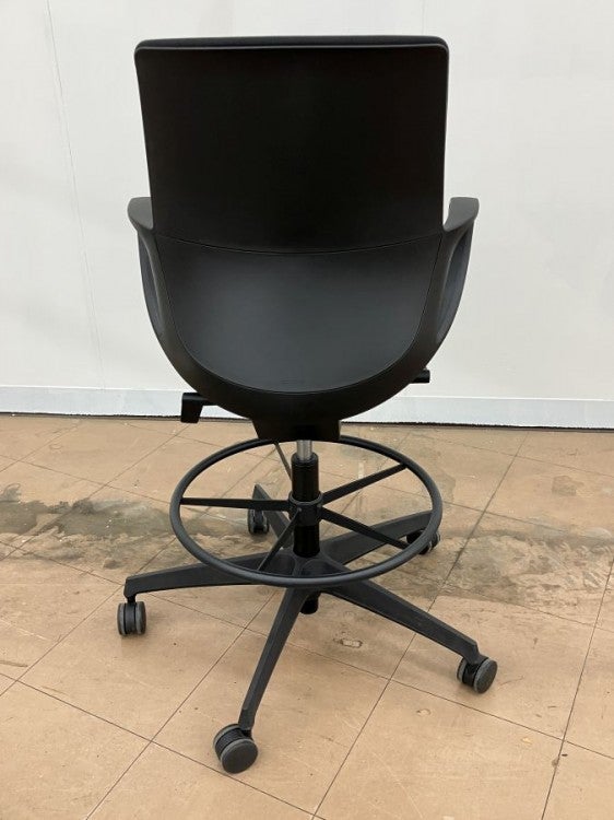 コクヨピコラ(picora)チェア 固定肘付ハイチェア 商品画像5