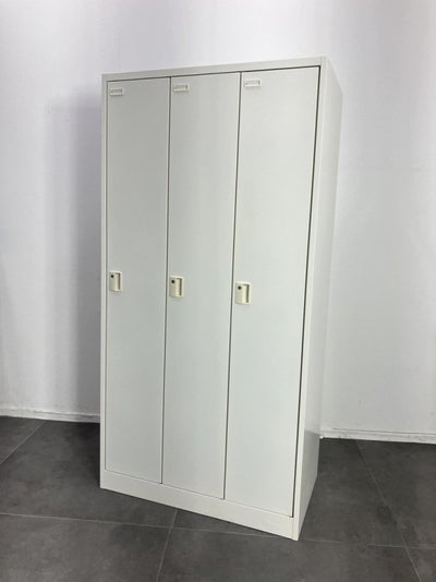 オカムラFZタイプシリーズ 3人用ロッカー 商品画像1