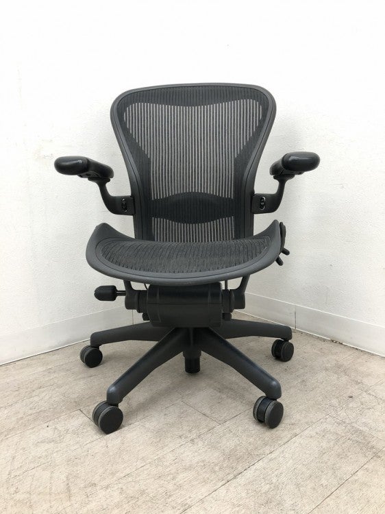 HermanMiller（ハーマンミラー）アーロンチェア 可動肘付アーロンチェア 商品画像2