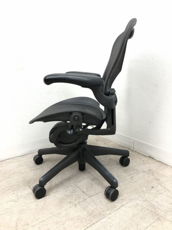 HermanMiller（ハーマンミラー）アーロンチェア 可動肘付アーロンチェア 商品画像3