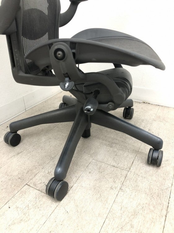 HermanMiller（ハーマンミラー）アーロンチェア 可動肘付アーロンチェア 商品画像15