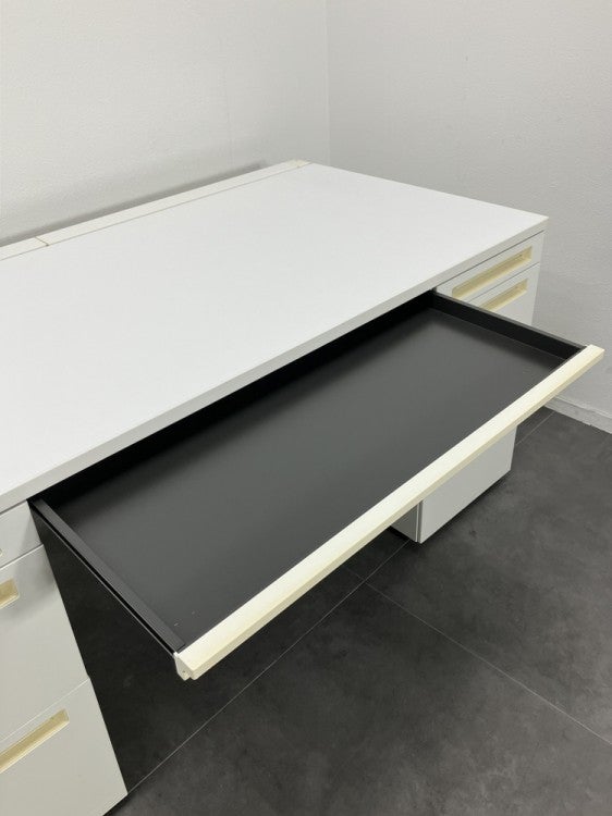 オカムラADVANCE（アドバンス）シリーズ 1600両袖デスク 商品画像10