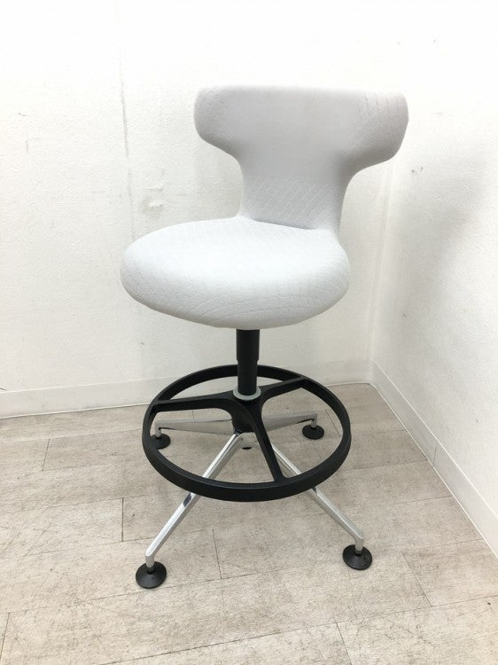 Vitra（ヴィトラ）ピボット(Pivot) ハイスツール 商品画像1