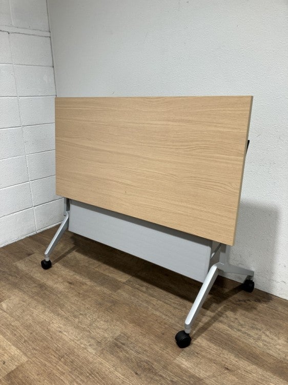コクヨLeafline(リーフライン)シリーズ 1200平行スタックテーブル 商品画像9
