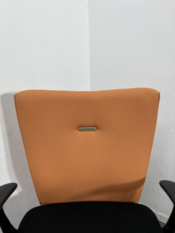 オカムラfeego(フィーゴ)チェア 固定肘付フィーゴチェア 商品画像5