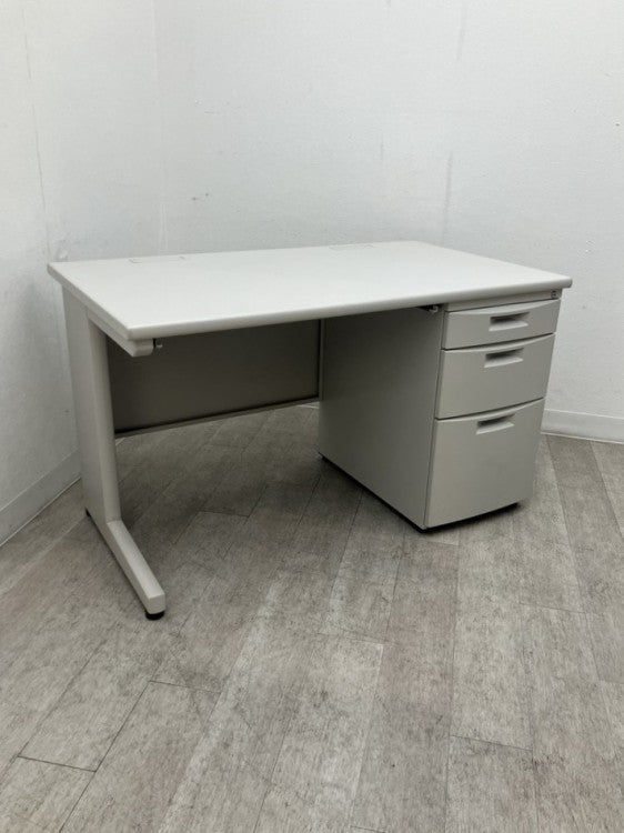 イトーキCZシリーズ 1200片袖デスク 商品画像1