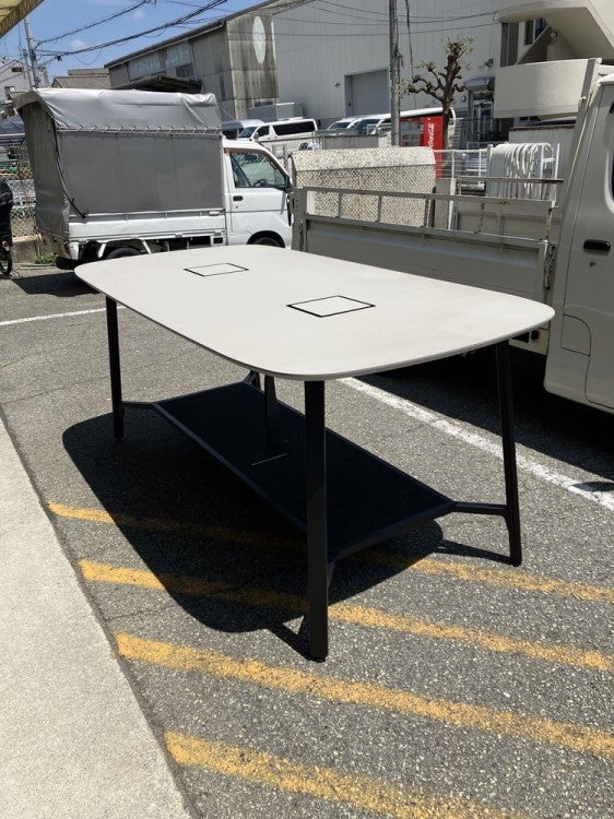 オカムラワークアイルシリーズ ハイテーブル 商品画像1