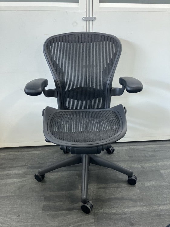 HermanMiller（ハーマンミラー）アーロンチェア 固定肘付アーロンチェア 商品画像2