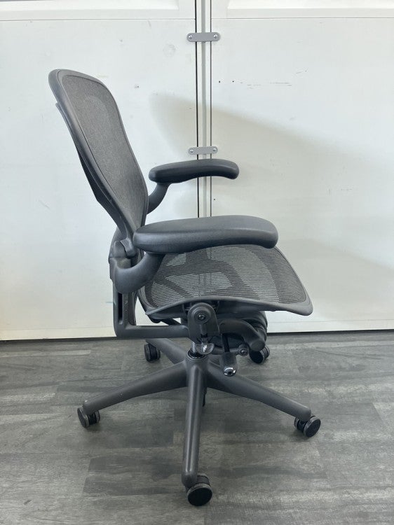 HermanMiller（ハーマンミラー）アーロンチェア 固定肘付アーロンチェア 商品画像5