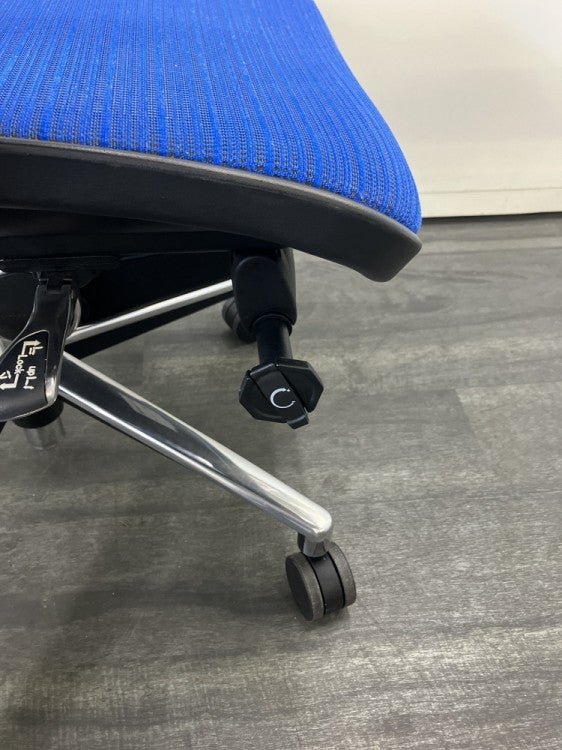 エルゴヒューマン可動肘付ベーシックチェア 商品画像6
