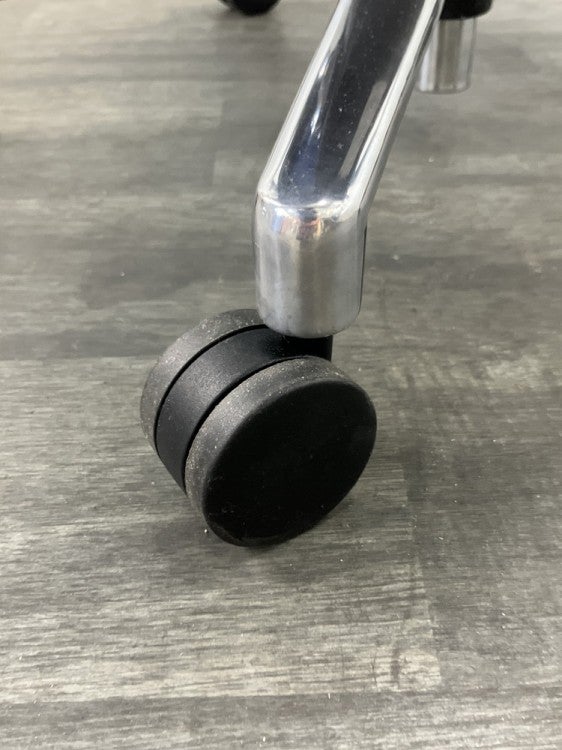 エルゴヒューマン可動肘付ベーシックチェア 商品画像14