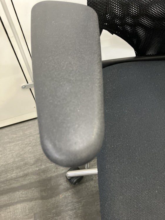 Vitra（ヴィトラ）メダ2シリーズ 可動肘付メダ2チェア 商品画像7