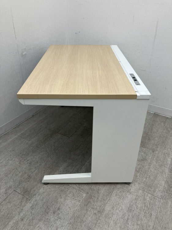 オカムラADVANCE（アドバンス）シリーズ 1200平デスク 商品画像5