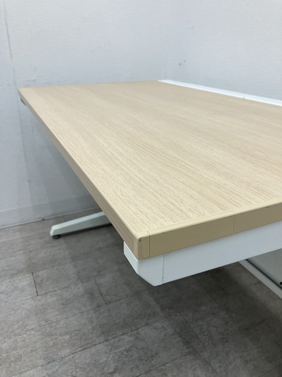 オカムラADVANCE（アドバンス）シリーズ 1200平デスク 商品画像10