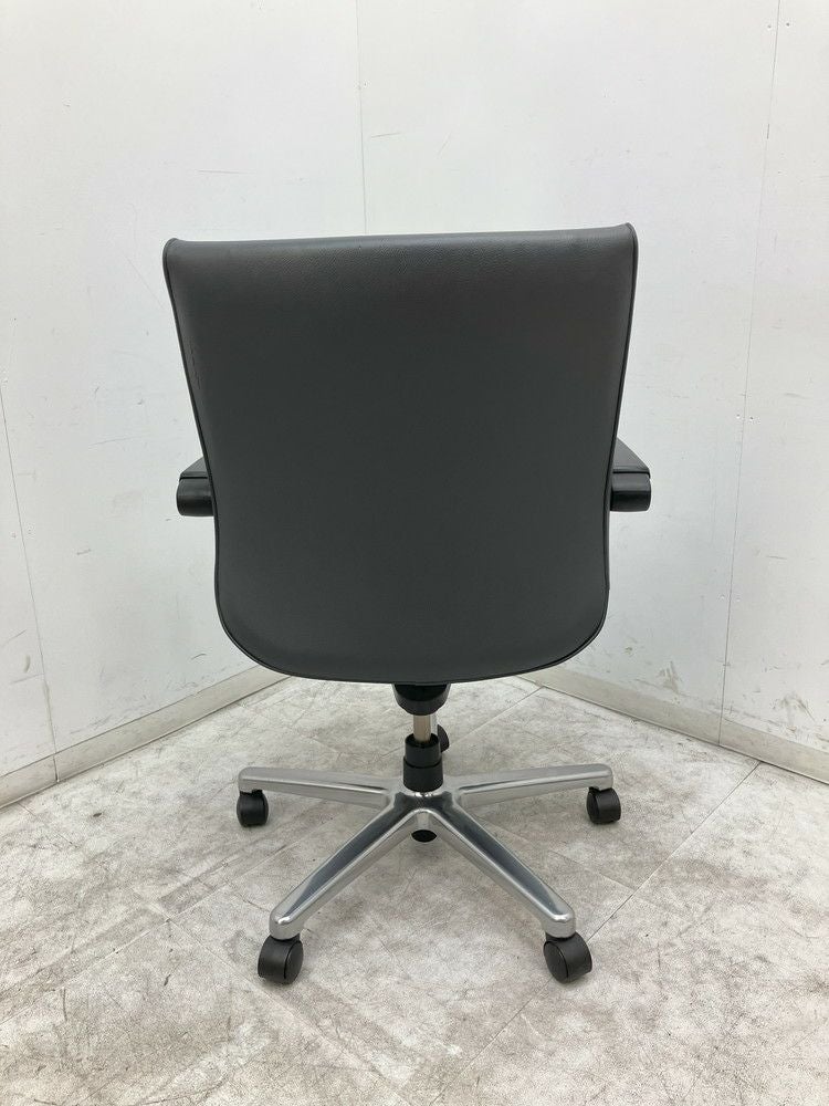 オカムラ肘付マネージメントチェア 商品画像4