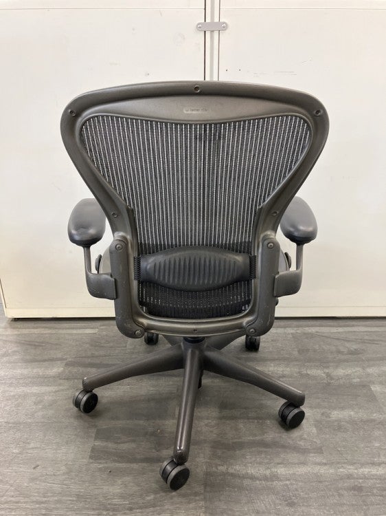HermanMiller（ハーマンミラー）アーロンチェア 固定肘付アーロンチェア 商品画像3