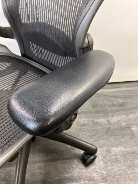 HermanMiller（ハーマンミラー）アーロンチェア 固定肘付アーロンチェア 商品画像8