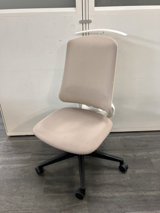 ウチダ（内田洋行）リーフレクシリーズ リーフレクチェア 商品画像1