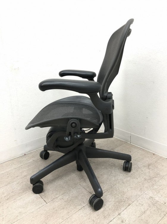 HermanMiller（ハーマンミラー）アーロンチェア 可動肘付アーロンチェア 商品画像3