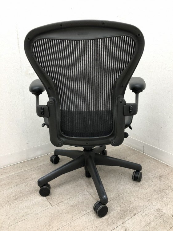 HermanMiller（ハーマンミラー）アーロンチェア 可動肘付アーロンチェア 商品画像4