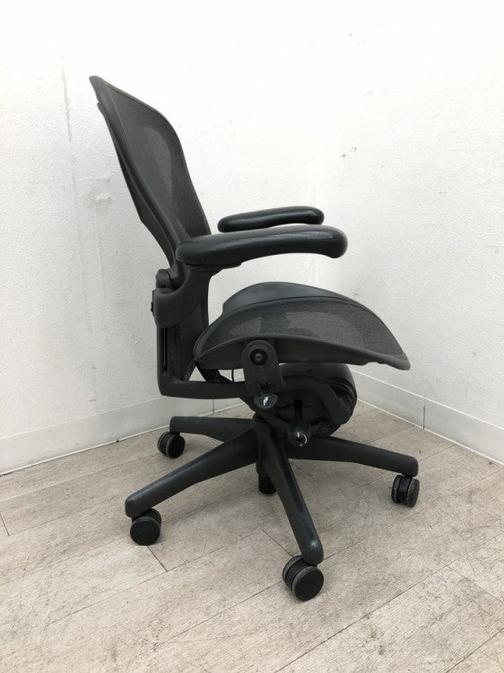 HermanMiller（ハーマンミラー）アーロンチェア 可動肘付アーロンチェア 商品画像5