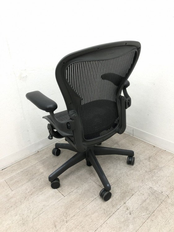 HermanMiller（ハーマンミラー）アーロンチェア 可動肘付アーロンチェア 商品画像9
